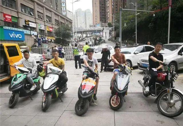 貴州貴陽交警嚴打飆車“炸街”黨